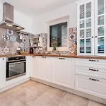 Three-bedroom In Holiday home