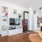 Three-bedroom In Holiday home *