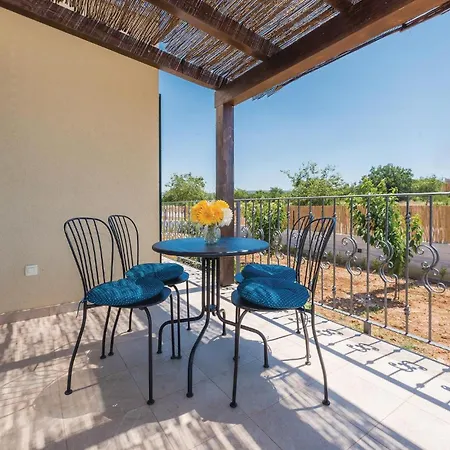 Stunning Home In Pakovo Selo *