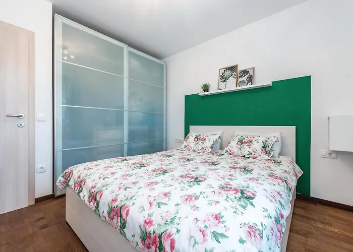 Three-bedroom In בית נופש Pakovo Selo